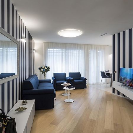 Embassy Aparthotel リミニ エクステリア 写真