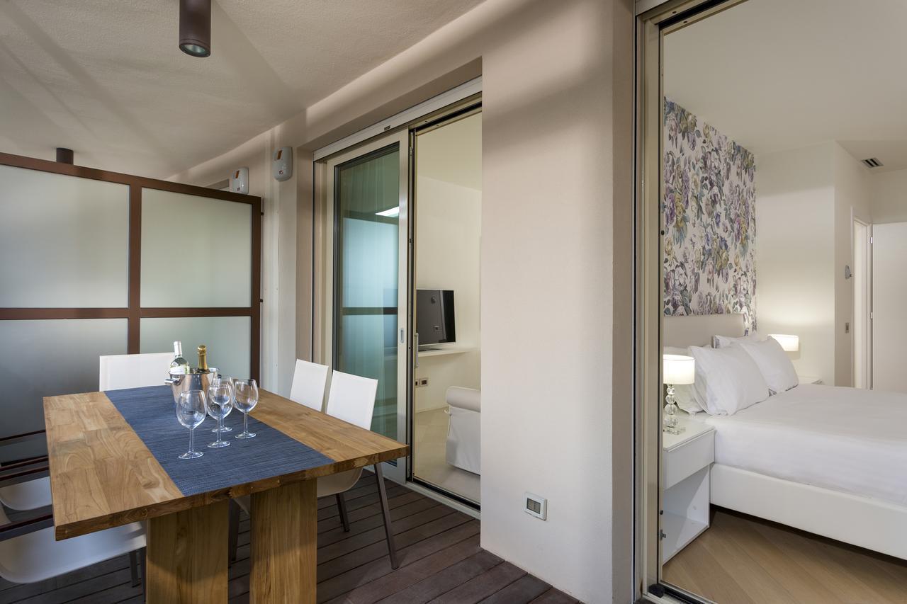 Embassy Aparthotel リミニ エクステリア 写真