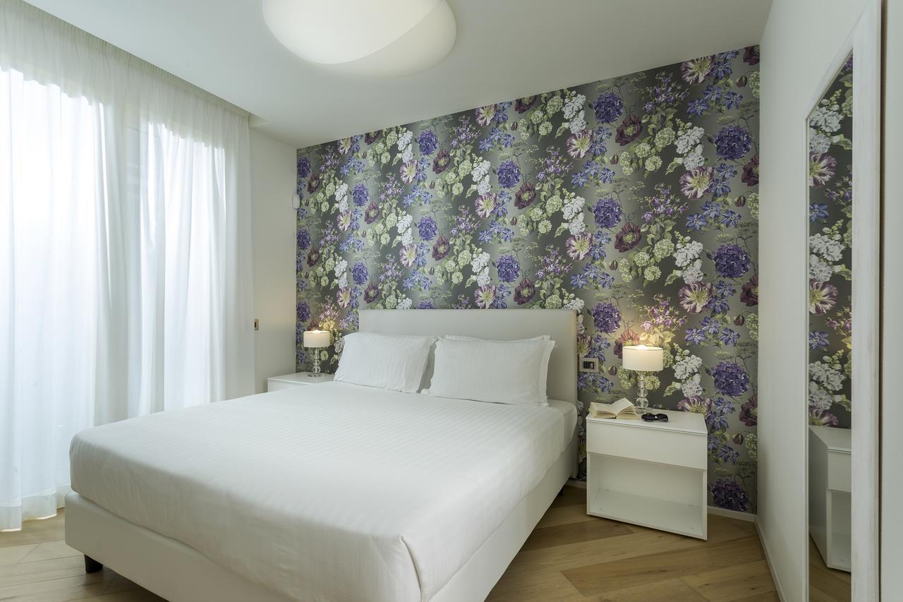 Embassy Aparthotel リミニ エクステリア 写真
