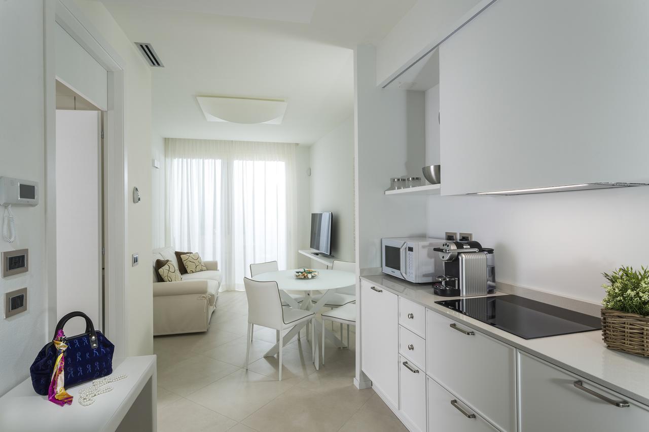 Embassy Aparthotel リミニ エクステリア 写真